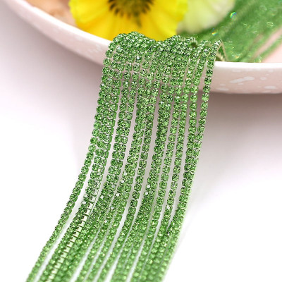 Стразовая цепочка (цвет светло-зеленый,  светло-зеленые кристаллы, 3.0 мм, 10 см в упаковке)