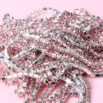 Стразовая цепочка (цвет серебряный, розовые кристаллы, 3.0 мм, 10 см в упаковке) 